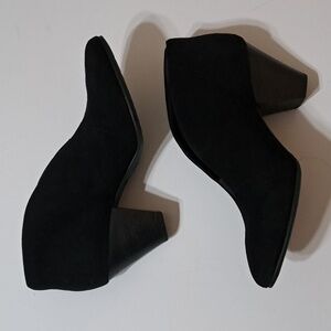 Nurture Akaia Black Suede Booties